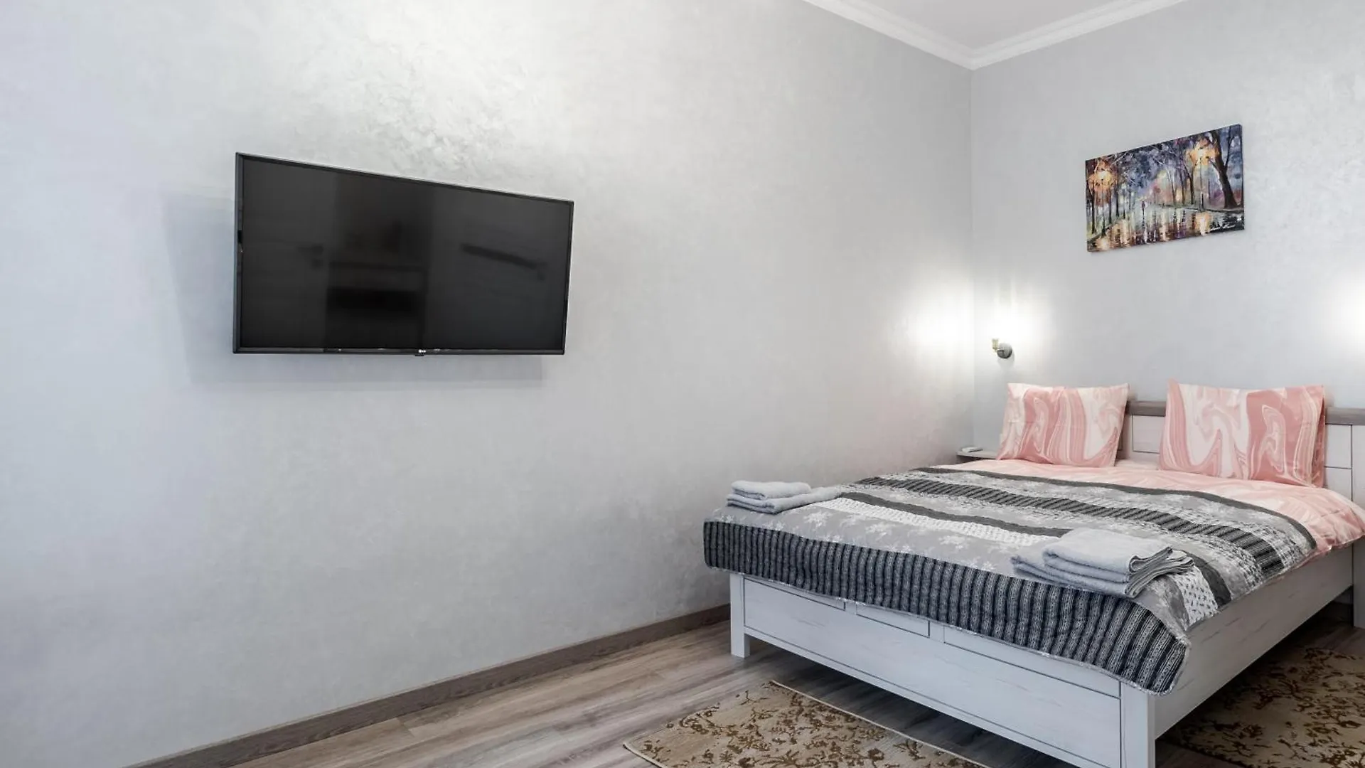 Golden Rose ! Apartments Lviv S 0*,
